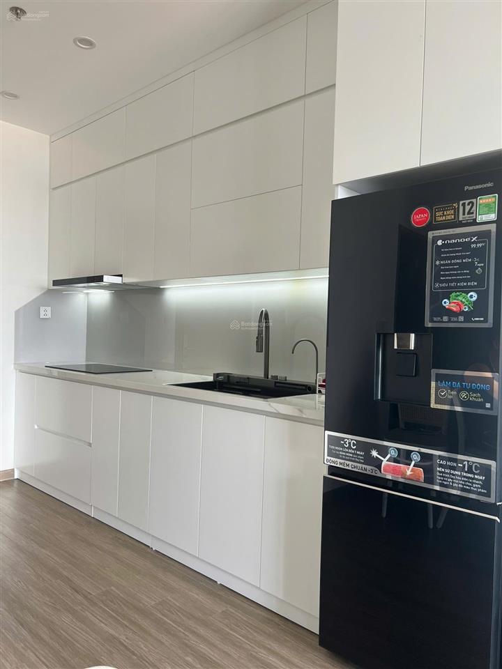 Tôi cần bán gấp căn hộ 2pn 2wc giá 4 tỷ diện tích 55m² tại the sakura  vinhomes smart city