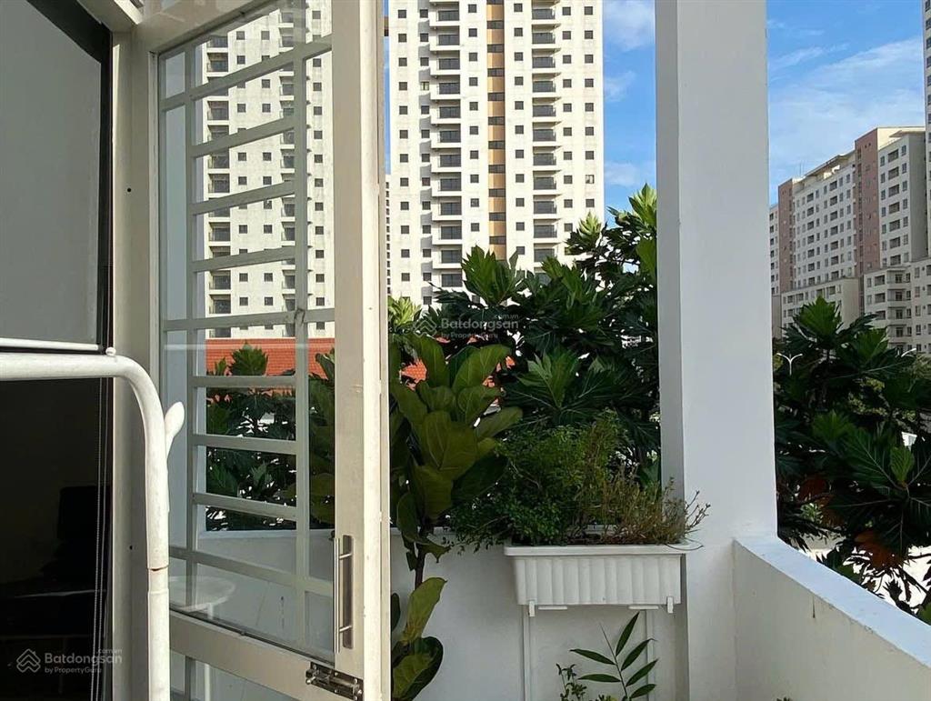 Căn hộ full nội thất ban công riêng ngay trần não, ga metro thảo điền, gần cầu sài gòn, đi q1 5phút