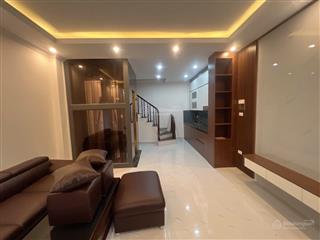 Bán gấp nhà 5 tầng mới đẹp thang máy lô góc dt 38,25m x 5 tầng thang máy xịn 3 phòng