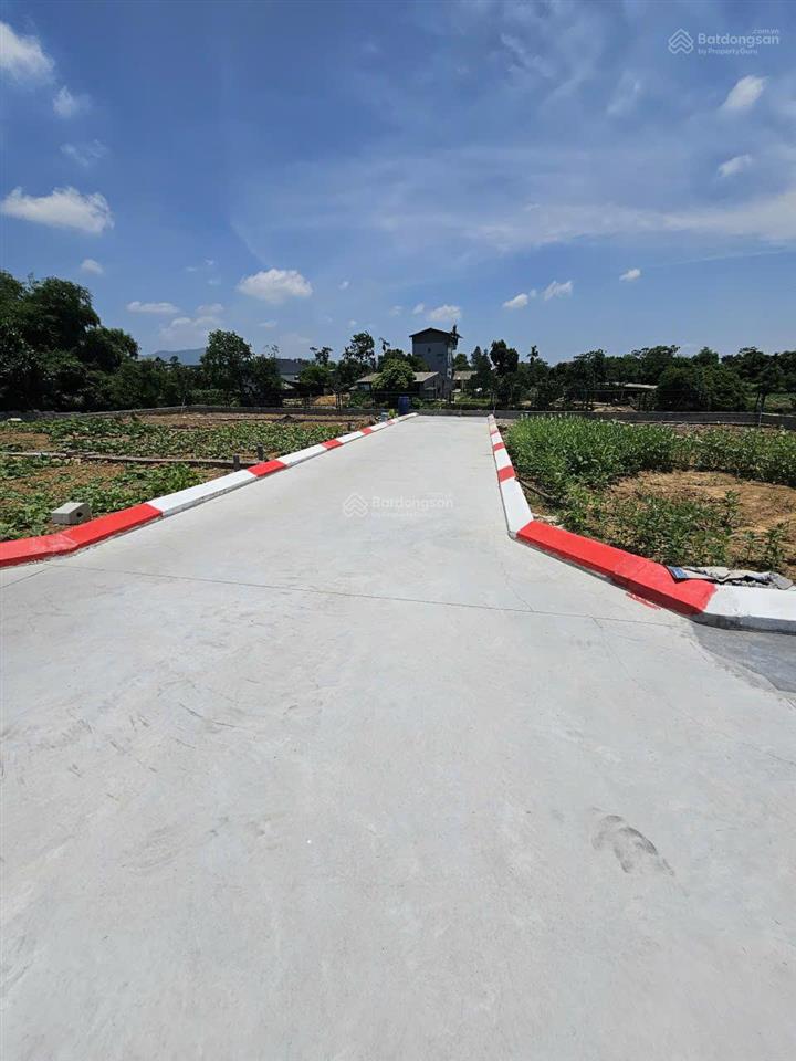 Hoa hậu thị trấn xuân mai view hồ