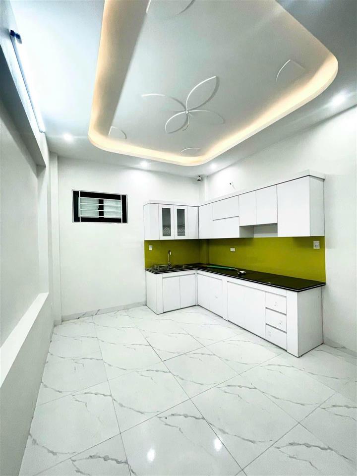 Khách hàng đi xem căn này chắc chắn ưng nhà ngõ thông vị trí đẹp diện tích khá rộng giá đảm bảo tốt