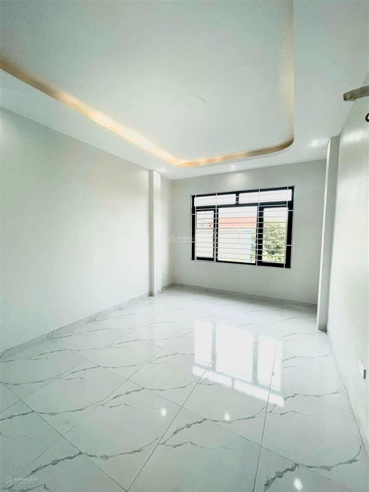 Khách hàng đi xem căn này chắc chắn ưng nhà ngõ thông vị trí đẹp diện tích khá rộng giá đảm bảo tốt