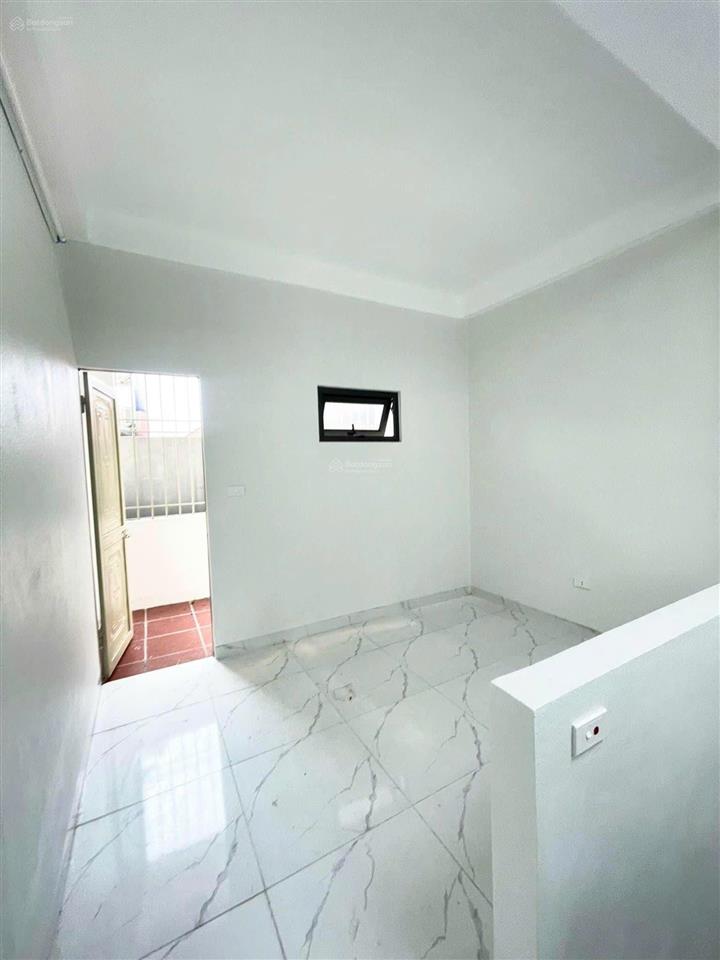 Khách hàng đi xem căn này chắc chắn ưng nhà ngõ thông vị trí đẹp diện tích khá rộng giá đảm bảo tốt