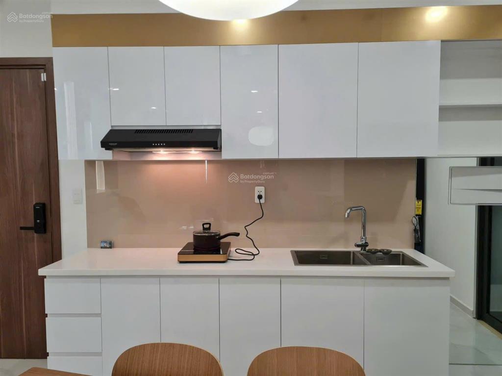 Cho thuê ch 3pn, 3wc, 15 triệu vnd, 88m2 , 2 phòng có nội thất 12,5 triệu  ko nội thất 2p 1011tr