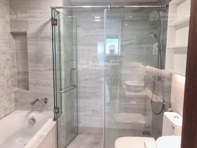 Chính chủ bán gấp chcc sky center. phổ quang dt 139m2, 3pn, 3wc giá 11 tỷ.  0934 144 *** hương