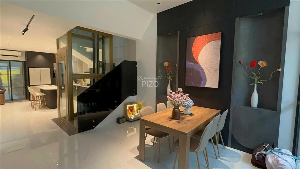 Nhà hxh 6m hoàng văn thụ | phú nhuận | 71,7m2 | 4 tầng + sân thượng | thang máy | 20,9 tỷ tl