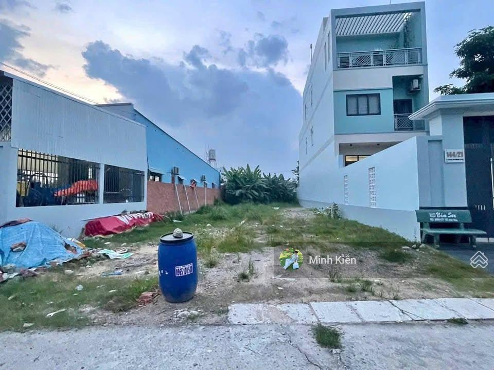 Bán nhanh đất giá 1 tỷ 350 đường trần văn chẩm,tân thông hội ngay vinhome sg park , shr , dt 201m2