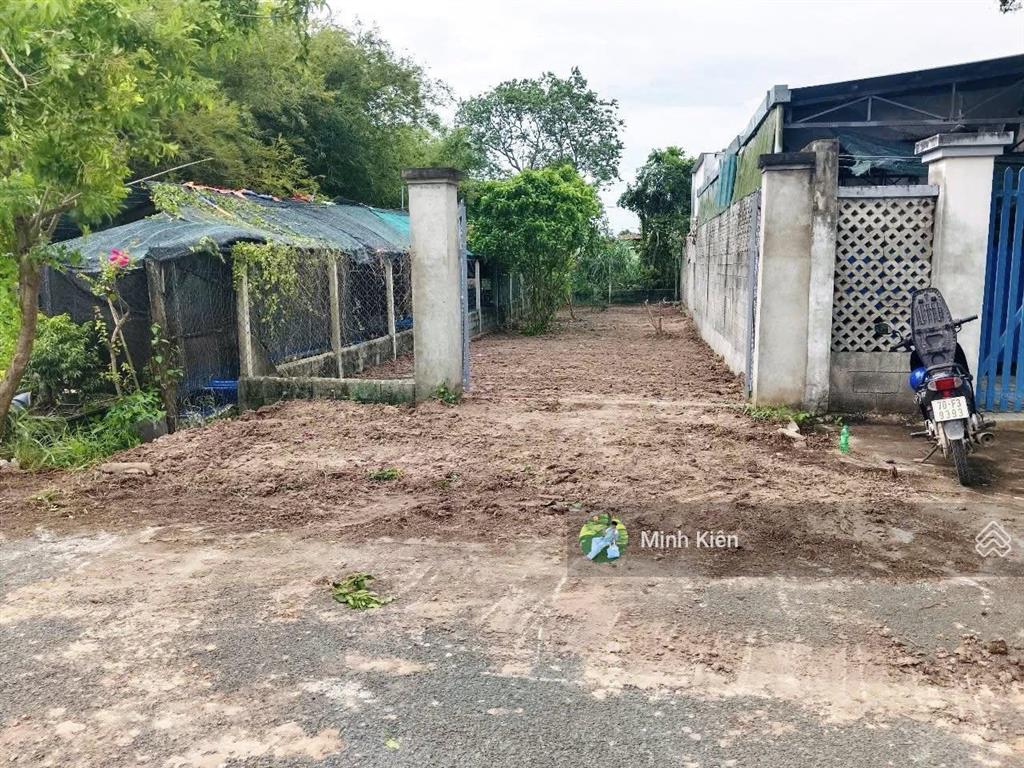 Giá 1 tỷ 240 triệu  chính chủ giao bán nhanh lô đất (6x32m), sổ hồng riêng ngay đ huỳnh văn cọ.