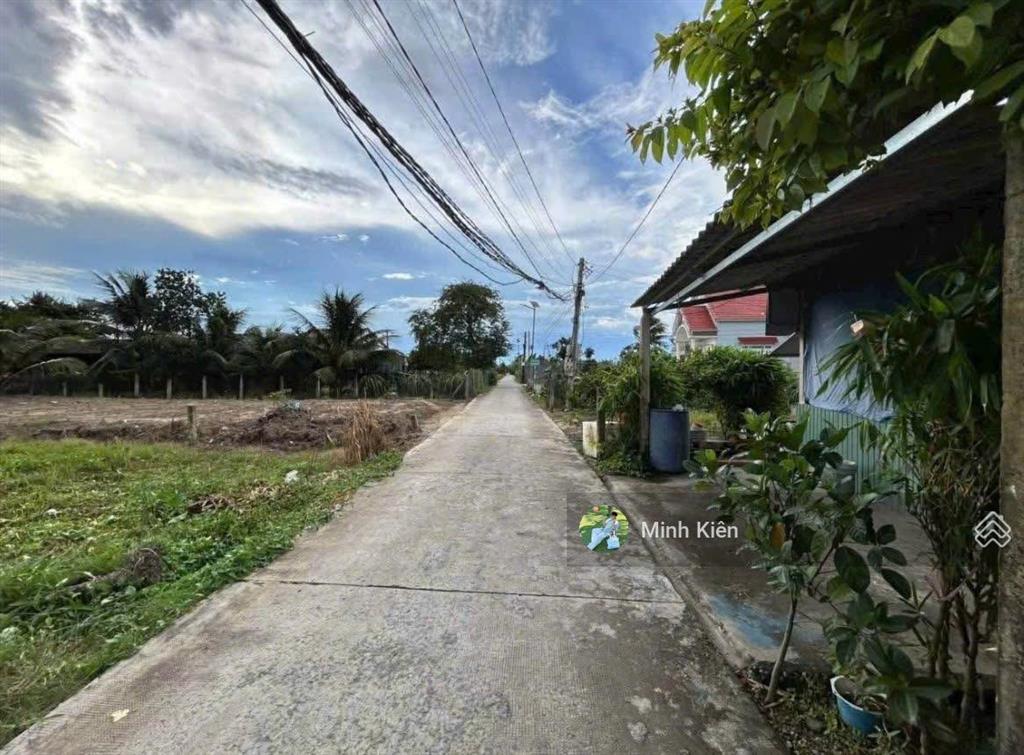 1 tỷ 2 giá siêu mềm ở khu vực gần thành phố dt 117m2, sổ riêng, nằm ngay đường hồ văn tắng.