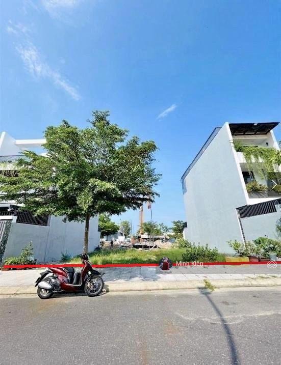 Chủ ngộp bank bán gấp lô đất 1 sẹc ql22 gần agribank trảng bàng , dt 155m2 , giá 690tr , sổ riêng .