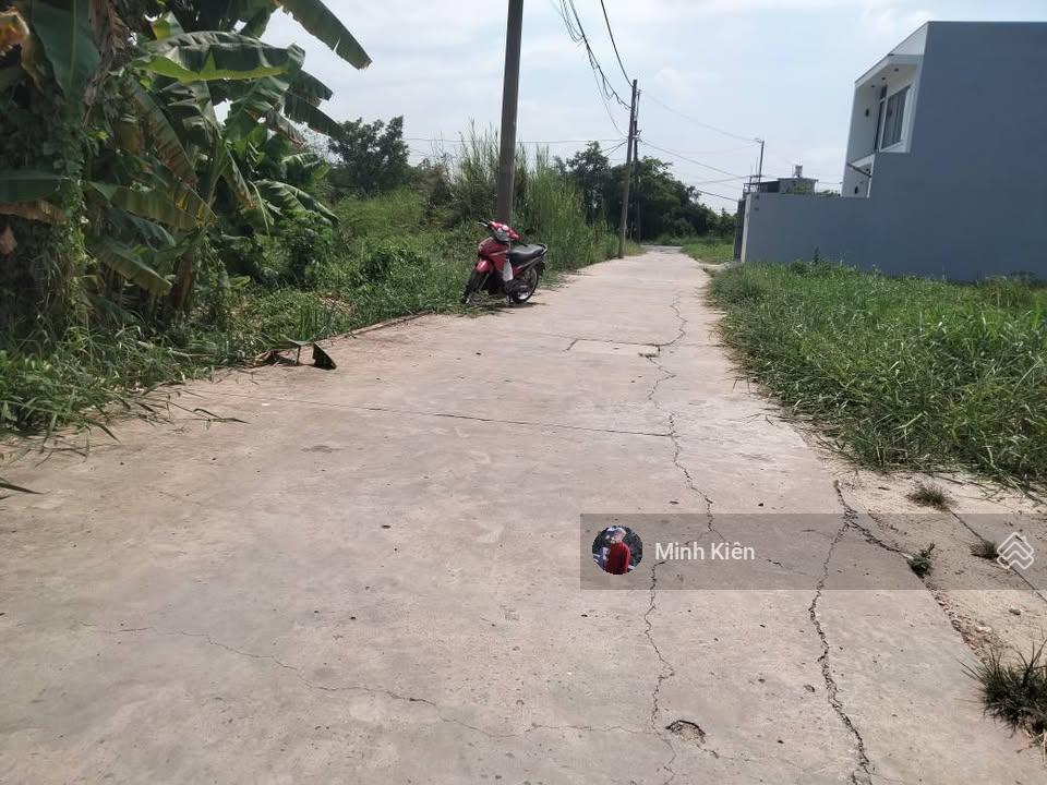 Lô đất cực đẹp đối diện kcn trảng bàng , dt 238m2/ 840tr , ql22 đi vào 100m , sổ hồng riêng .