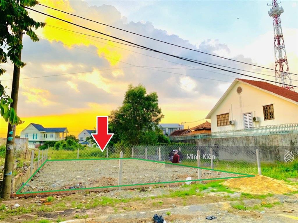 Kẹt tiền bán lỗ lô đất đ trần văn chẩm xã tân thông hội full thổ cư , giá 1 tỷ 260tr ,dt 200m2 .