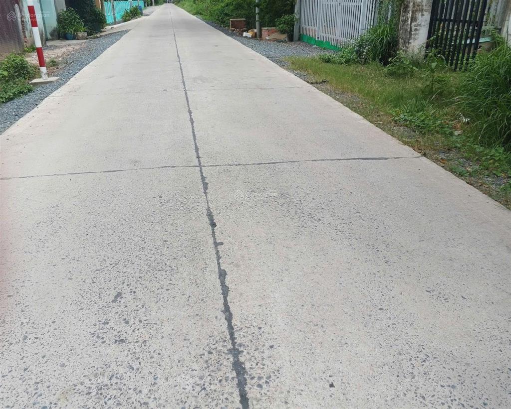 Bán nhà 1 sẹc nguyễn văn khạ, 144m², nhà vào ở ngay, shr, đường nhựa xe hơi thông, giá chỉ 1,4 tỷ.