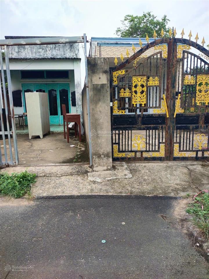 Bán đất tặng 2 căn nhà cấp 4, 9x32m=297m2, sổ riêng, đường nguyễn văn khạ