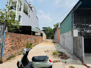 Cần ra nhanh lô đất đẹp giá ngộp gần vin hóc môn 110m2 1,2 tỷ sổ hồng riêng xây dựng tự do