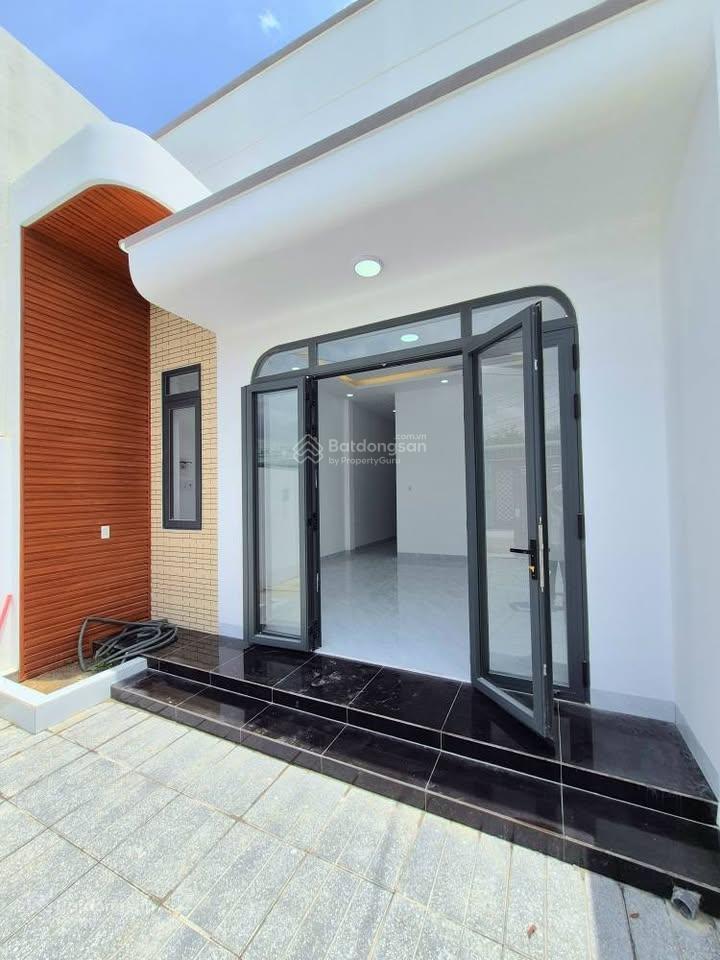 Bán nhà riêng 100m2, 1,79 tỷ, view đẹp tại trần văn chẩm, xã tân thông hội, huyện củ chi