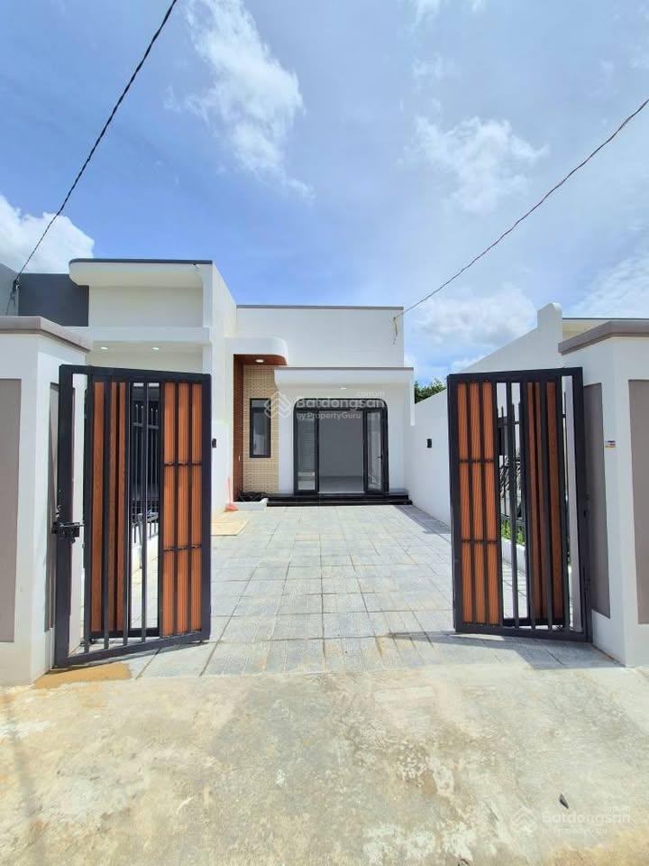 Bán nhà riêng 100m2, 1,79 tỷ, view đẹp tại trần văn chẩm, xã tân thông hội, huyện củ chi