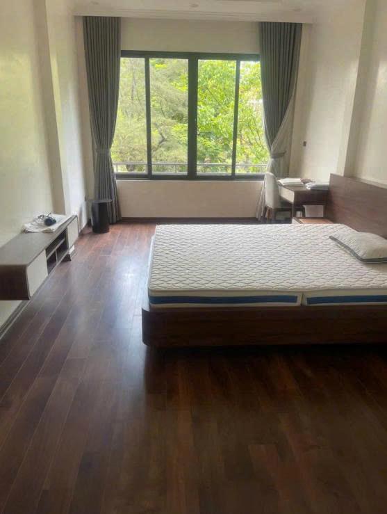 Chính chủ có nhà 5 tầng 1 tum cần cho thuê tại mặt phố Lê Đại Hành, Hai Bà Trưng, Hà Nội