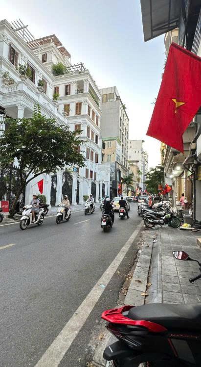 Cho thuê Mặt bằng kinh doanh tại 129, phố Mai Hắc Đế, Nguyễn Du,Hai Bà Trưng, Hà Nội