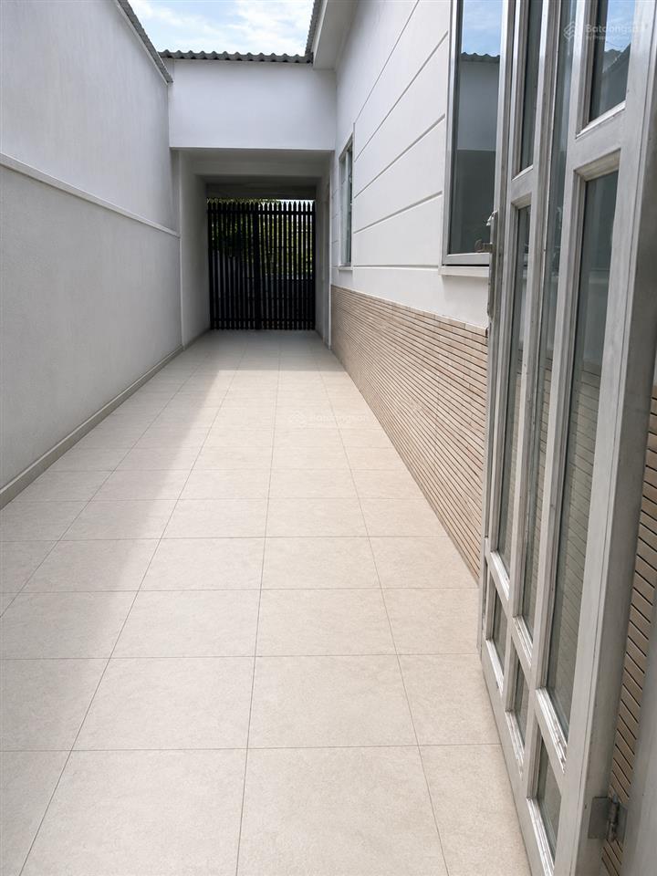 Chính chủ bán nhà 300m2 thổ cư, shr,có nhà trọ cho thuê,1/dương công khi, p. xuân thơi sơn (hcm)