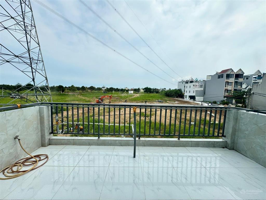 Nhà hẻm xe hơi 3 tỷ 8  sổ riêng đã hoàn công  long hậu  đt 826c nối dài đường lê văn lương