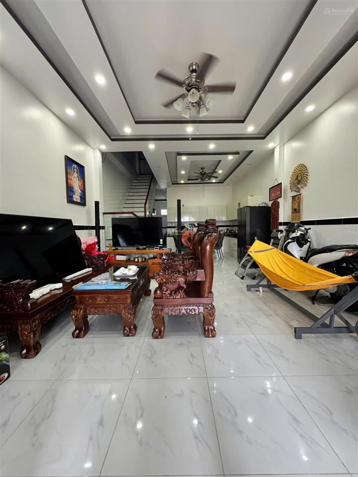 Nhà hẻm xe hơi 3 tỷ 8  sổ riêng đã hoàn công  long hậu  đt 826c nối dài đường lê văn lương