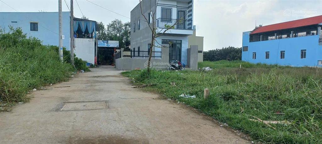 83m² đất thổ cư xdtd  giá 1 tỷ 450  hẻm xe hơi tới đất  ấp 2 long hậu