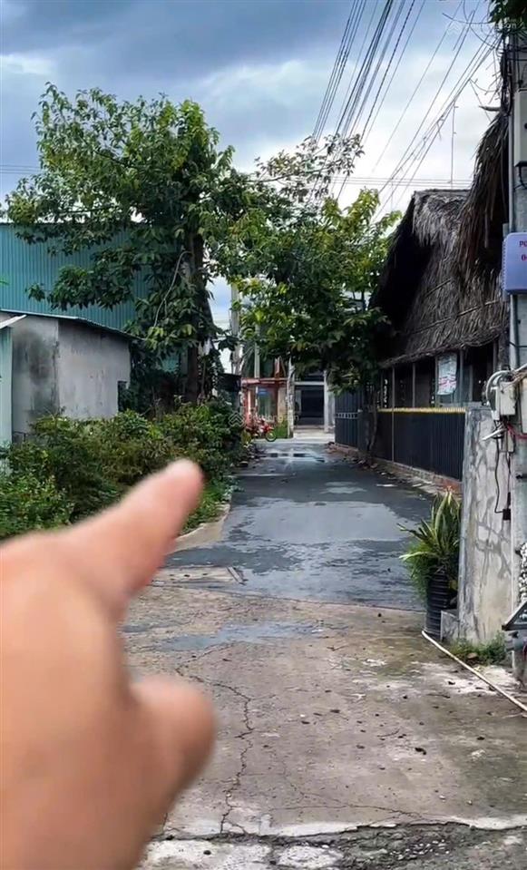 Đất mặt tiền hẻm ô tô  cách đường chỉ 50m  xây dựng tự do  gần 84m2