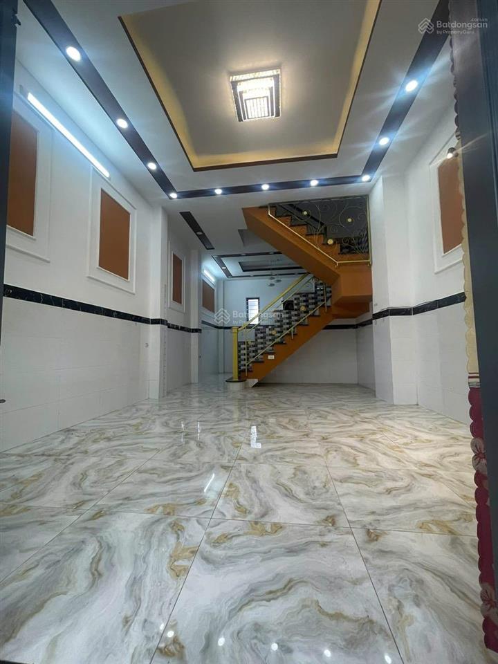 Nhà 3 tầng sổ riêng, hỗ trợ bank, 2ty590 ngay long hậu hẻm ô tô