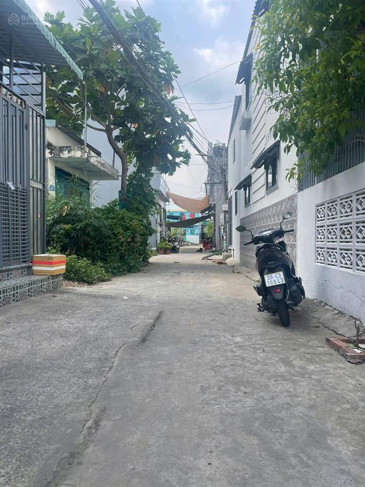 Nhà 3 tầng sổ riêng, hỗ trợ bank, 2ty590 ngay long hậu hẻm ô tô
