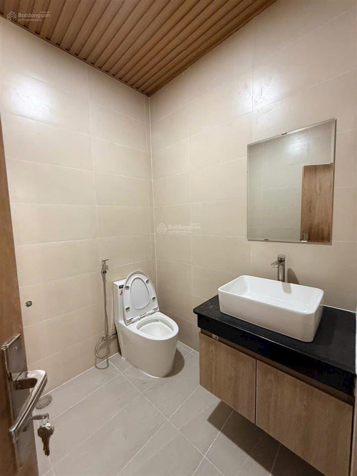 Cho thuê nhà mới, full nội thất, 4 pn, 5 tolet, nhà chưa qua sd 0903 368 ***