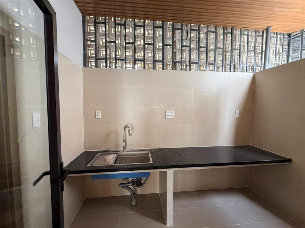 Cho thuê nhà mới, full nội thất, 4 pn, 5 tolet, nhà chưa qua sd 0903 368 ***