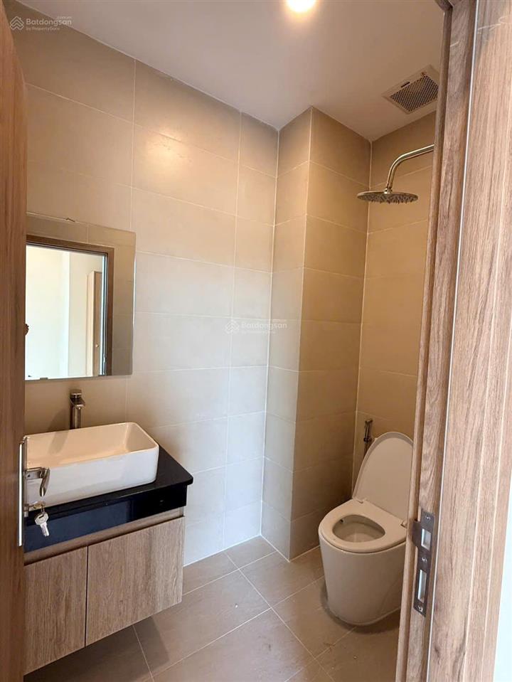 Cho thuê nhà mới, full nội thất, 4 pn, 5 tolet, nhà chưa qua sd 0903 368 ***
