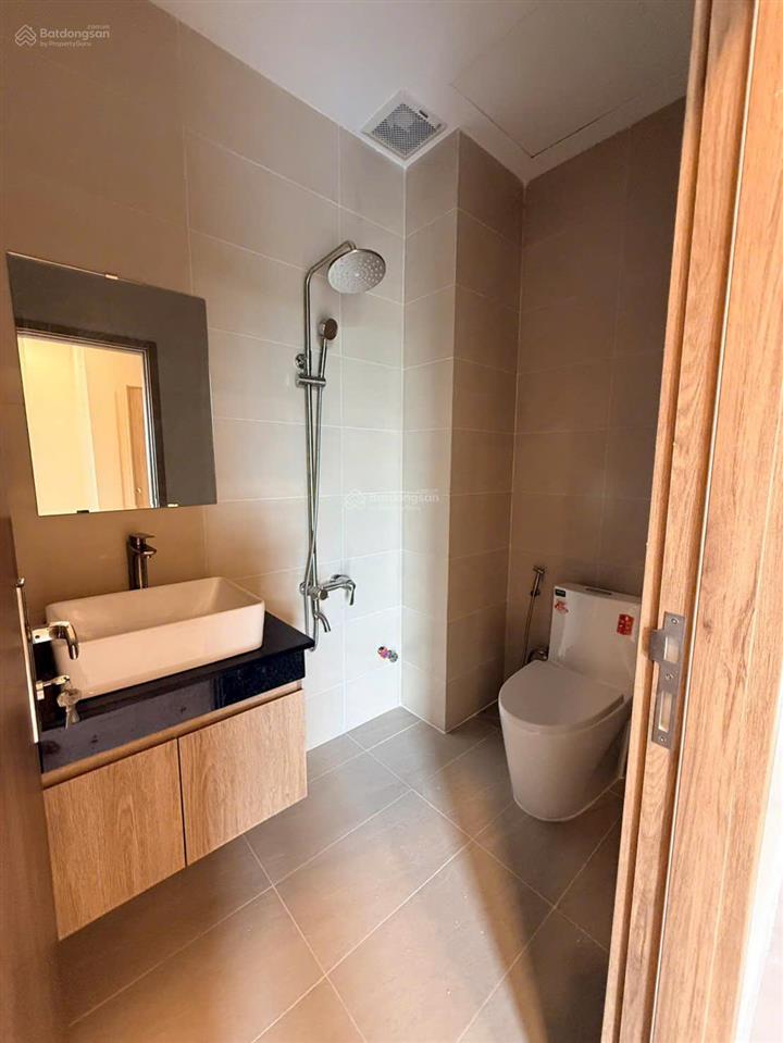 Cho thuê nhà mới, full nội thất, 4 pn, 5 tolet, nhà chưa qua sd 0903 368 ***