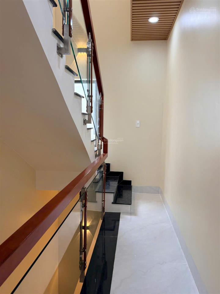 Cho thuê nhà mới, full nội thất, 4 pn, 5 tolet, nhà chưa qua sd 0903 368 ***