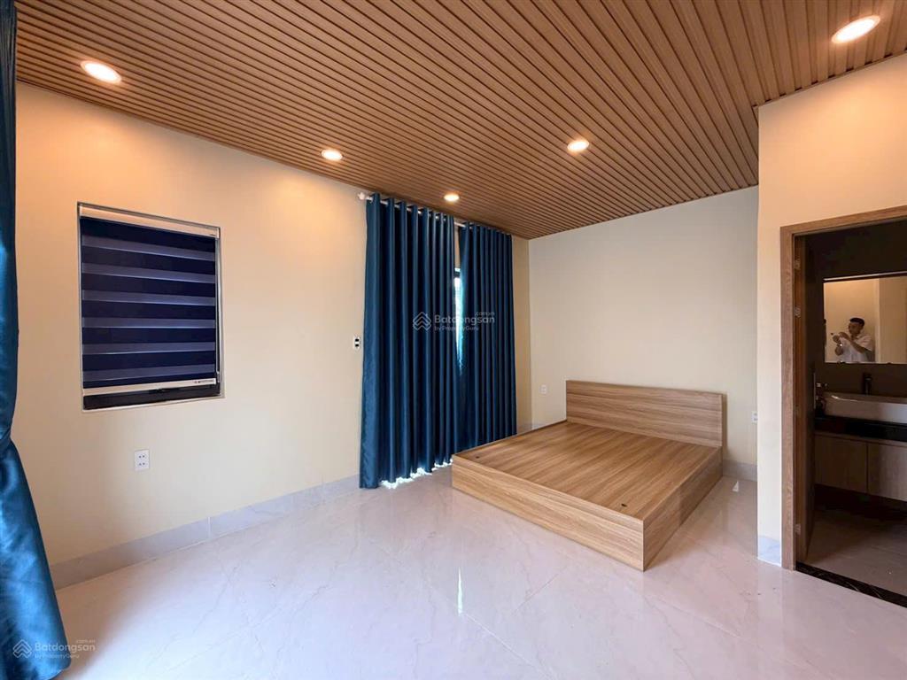 Cho thuê nhà mới, full nội thất, 4 pn, 5 tolet, nhà chưa qua sd 0903 368 ***