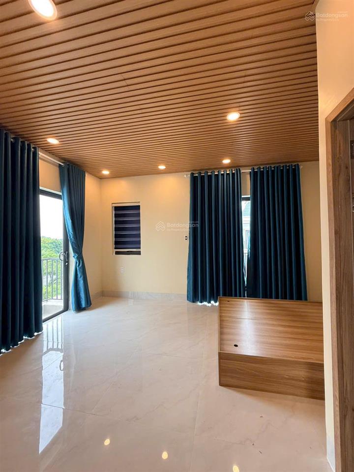 Cho thuê nhà mới, full nội thất, 4 pn, 5 tolet, nhà chưa qua sd 0903 368 ***