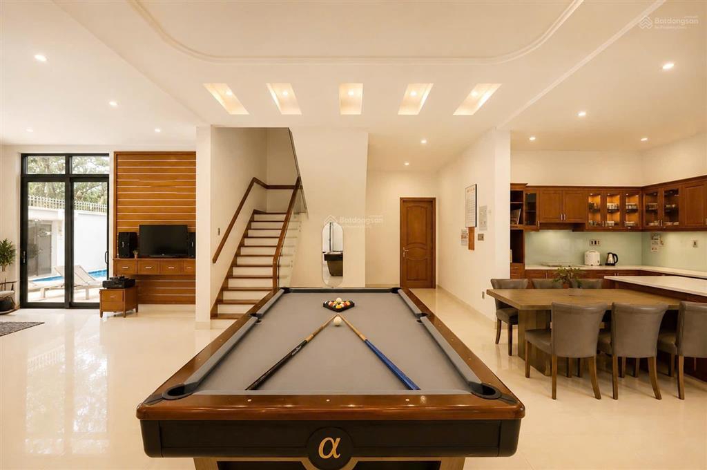 Cho thuê villa hồ bơi gần biển vũng tàu, 7 phòng ngủ, giá 45 triệu/tháng