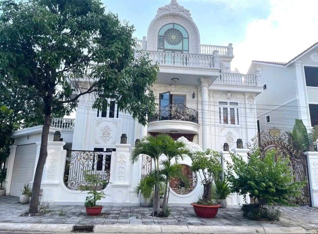 Bán biệt thự góc 2 mặt tiền khu phước sơn, p.11, vũng tàu 231m giá 18 tỷ hướng đông nam  đông bắc