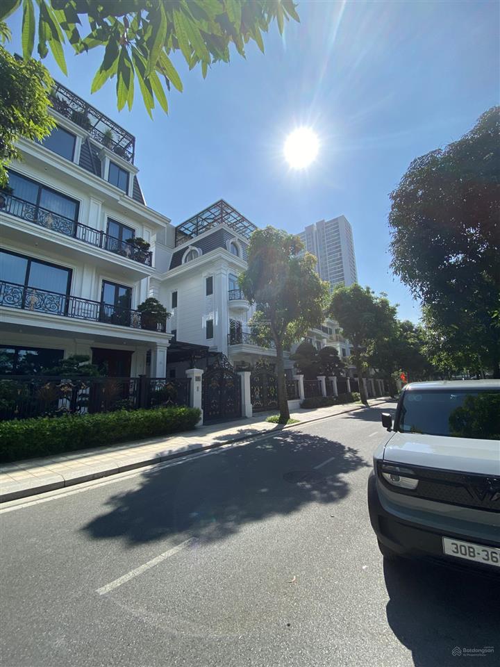 Bán biệt thự song lập vinhomes green bay mễ trì, 150m2, 5 tầng, gần hồ điều hòa, nội thất cao cấp