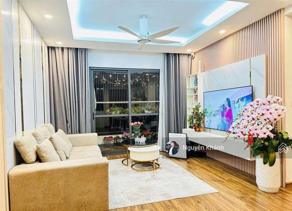 Bán gấp căn hộ the golden palm 120m2  3pn  ban công đông nam  giá nhỉnh 14 tỷ, có slot ô tô
