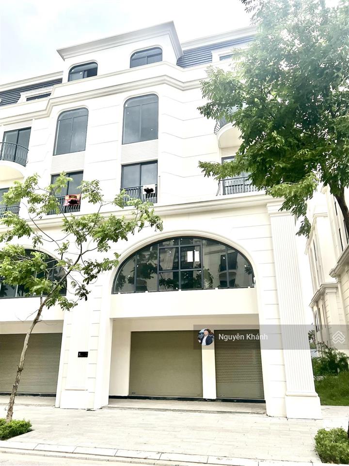 Bán gấp căn góc hinode royal park 205m2  mt 11.5m  5 tầng  3 mặt thoáng giá chỉ hơn 100tr/m2