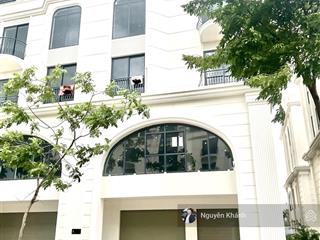 Bán gấp căn góc hinode royal park 205m2  mt 11.5m  5 tầng  3 mặt thoáng giá chỉ hơn 100tr/m2