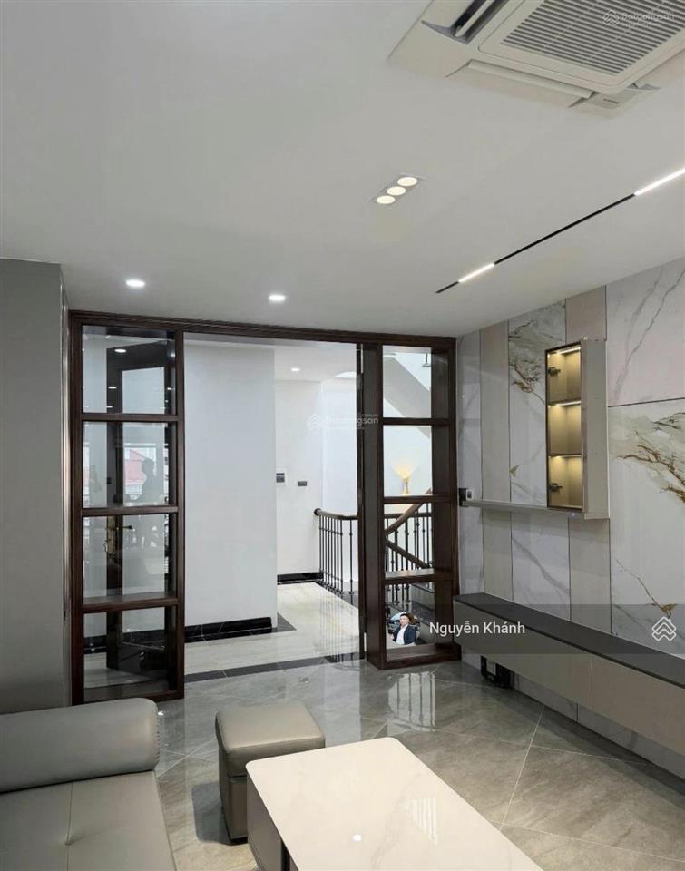 Mặt phố hoàng sâm  105m  7 tầng thang máy  mt 6.6m  cho thuê văn phòng 100 triệu/tháng