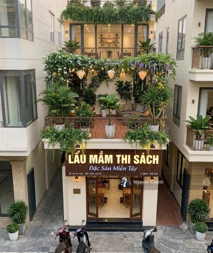 3x tỷ  mặt phố thi sách  lô góc  62m2 mặt tiền 4.2m  trung tâm, 5 phút di chuyển đến hồ gươm