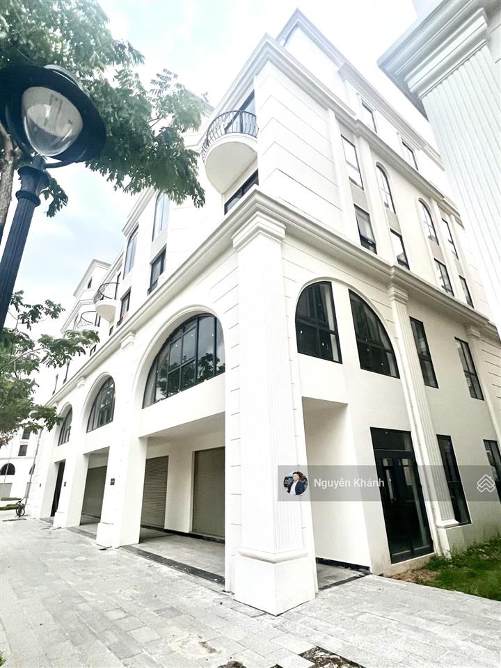 Bán gấp căn góc hinode royal park 205m2  mt 11.5m  5 tầng  3 mặt thoáng giá chỉ hơn 100tr/m2