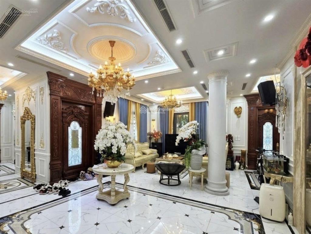 Bán nhà việt hưng 250m2  5 tầng thang máy  sân vườn hồ koi  nội thất cao cấp  giá 8x tỷ