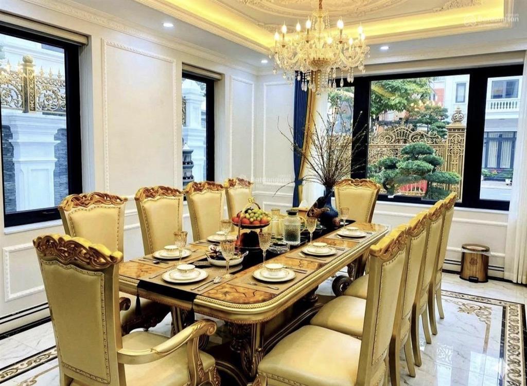 Bán nhà việt hưng 250m2  5 tầng thang máy  sân vườn hồ koi  nội thất cao cấp  giá 8x tỷ