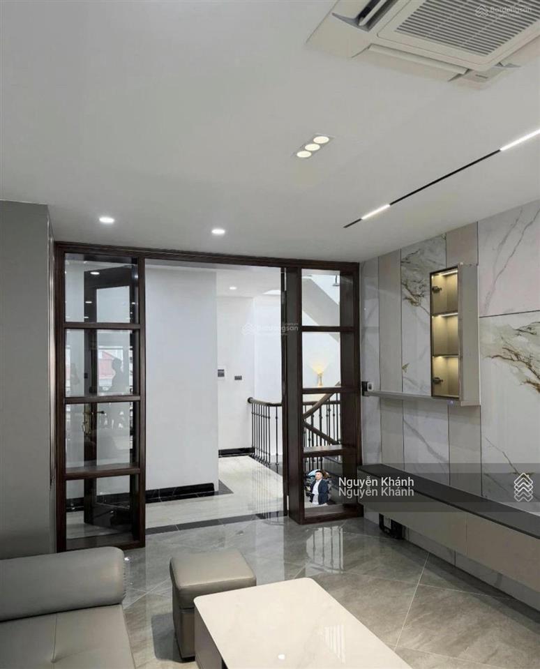 Mặt phố hoàng sâm  105m  7 tầng thang máy  mt 6.6m  cho thuê văn phòng 100 triệu/tháng