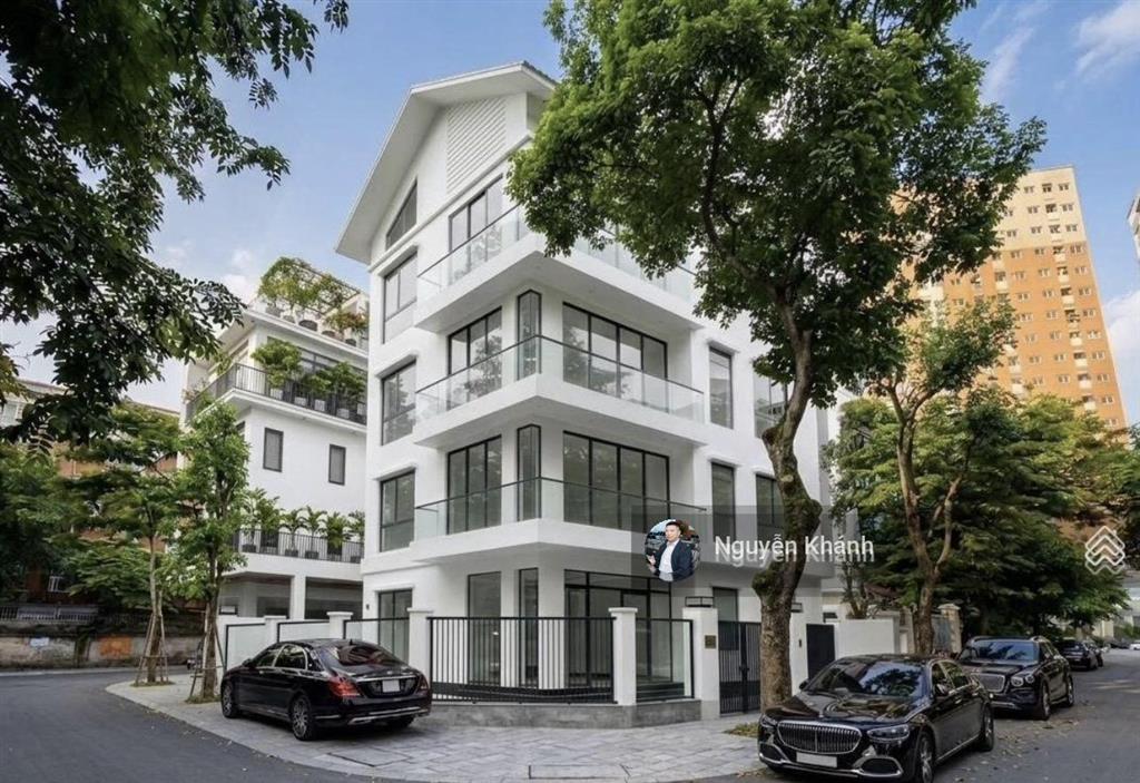 Hơn 50 tỷ  phân lô, lô góc hoàng quốc việt  125m2  2 mặt tiền  khu biệt thự vip cầu giấy